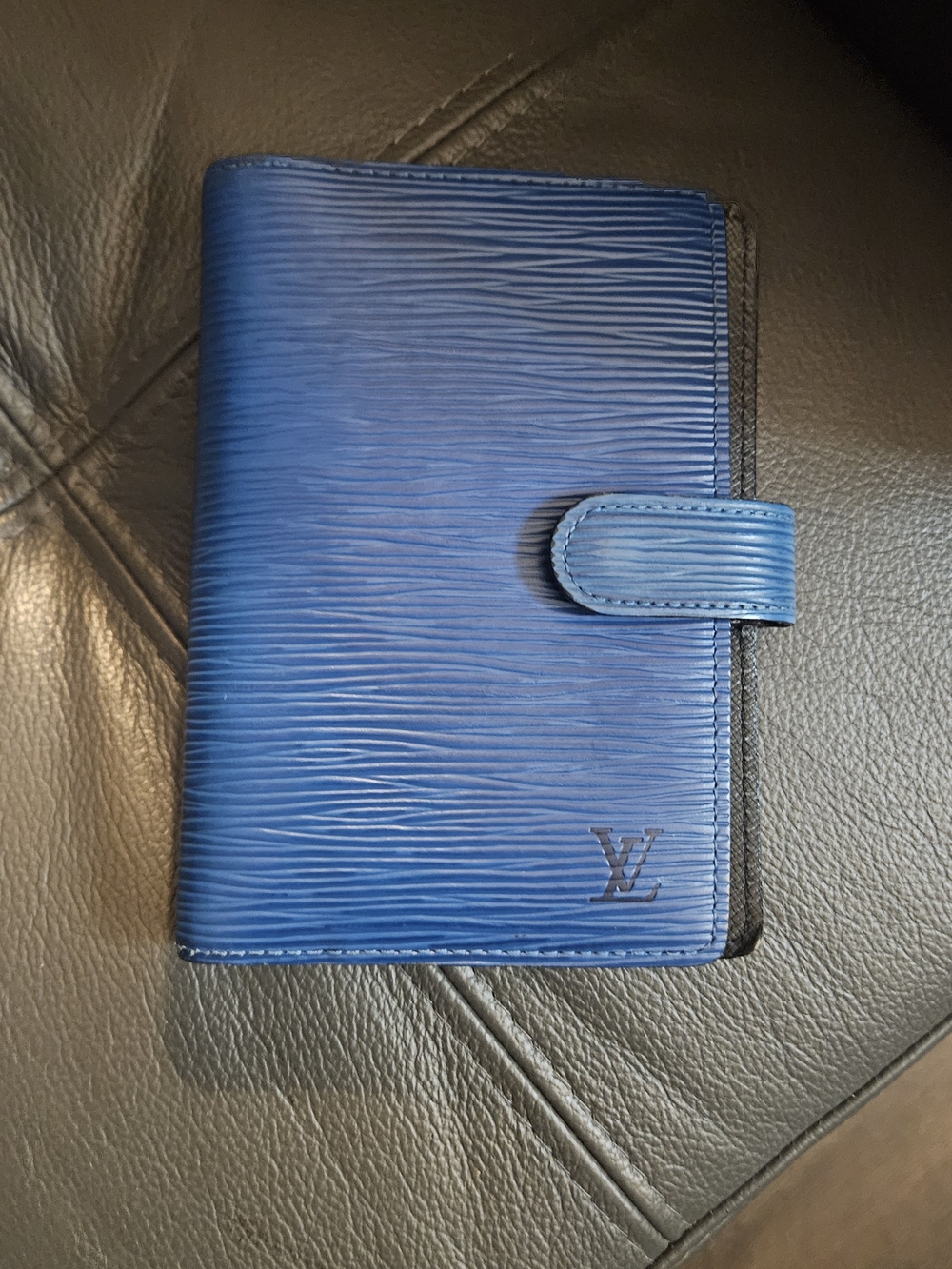 Louis Vuitton Blue Epi Leather Tote with Matching Agenda - Picture 9 of 11